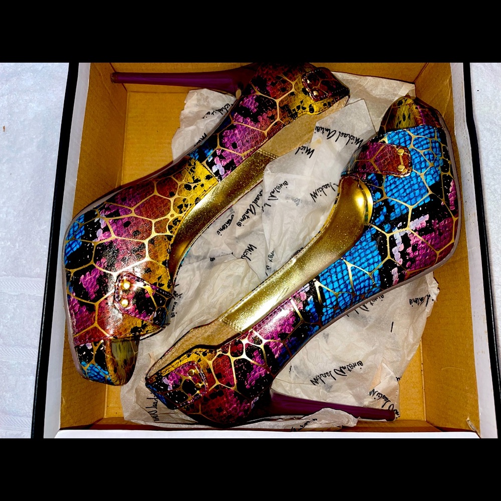 Size 10 Women’s snake skin print peekaboo toe heel